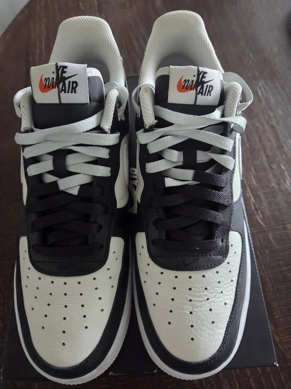 Nike Men’s Air Force 1, Black, White Low-Top Sneakers